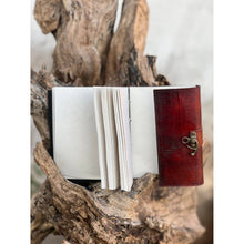 Charger l'image dans la galerie, Carnet en cuir avec arbre embossé Vie de l'arbre: Rouge