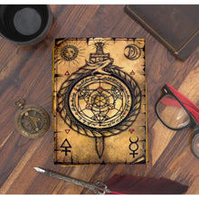 Charger l'image dans la galerie, Carnet de notes en cuir vintage avec impression de boussole