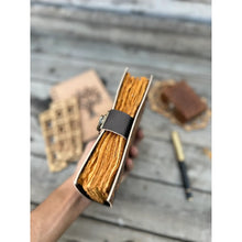 Charger l'image dans la galerie, Carnet en cuir vintage avec impression Livre des Ombres