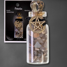 Charger l'image dans la galerie, COLLIER BOUTEILLE AVEC PEPITES PIERRE DE LUNE NOIRE ET PENTACLE