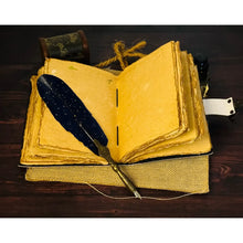 Charger l'image dans la galerie, Carnet de notes en cuir vintage avec impression de boussole