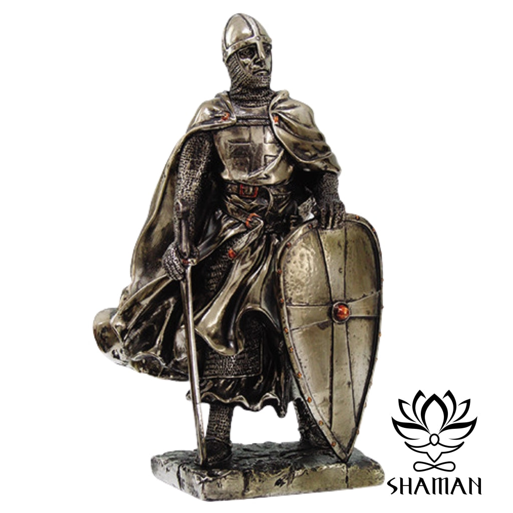 Figurine médiévale en résine de chevalier de l'épée tenant la