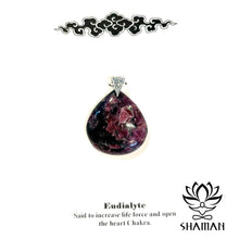Charger l'image dans la galerie, Eudialyte H 3 Cm X L 2 Pendentif Pierre