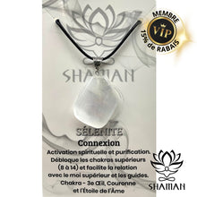 Charger l'image dans la galerie, Sélénite Forme Variée Sur Cordelette Pendentifs Shaman