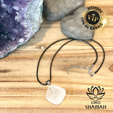 Charger l'image dans la galerie, Sélénite Forme Variée Sur Cordelette Pendentifs Shaman