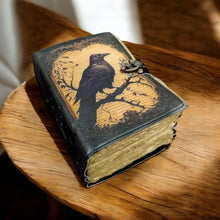 Charger l&#39;image dans la galerie, Le Corbeau Carnet en cuir
