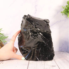 Charger l&#39;image dans la galerie, Décorateur en obsidienne noire naturelle
