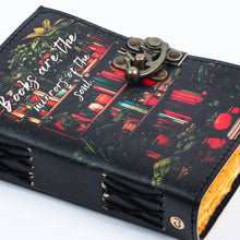 Charger l&#39;image dans la galerie, Carnet de notes en cuir avec carnet de citations imprimé Book Lover
