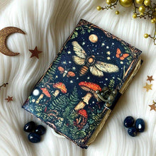 Charger l&#39;image dans la galerie, Carnet en cuir vierge vintage avec impression de champignon
