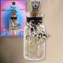 Charger l&#39;image dans la galerie, COLLIER BOUTEILLE AVEC PEPITES PIERRE DE LUNE MULTI ET LICORNE
