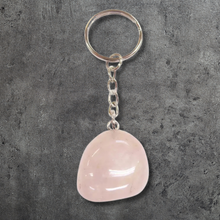 Charger l&#39;image dans la galerie, PORTE-CLÉS PIERRE ROULÉE: QUARTZ ROSE
