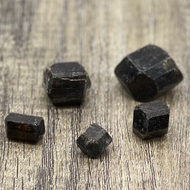 Uvite (tourmaline)  Très Petite