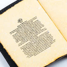 Charger l&#39;image dans la galerie, Carnet de notes en cuir avec carnet de citations imprimé Book Lover
