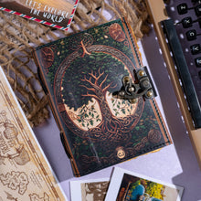 Charger l&#39;image dans la galerie, Carnet en cuir avec impression d&#39;arbre sur papier vintage
