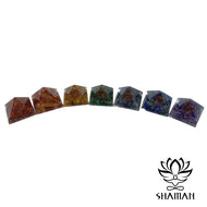 Ensemble De Pyramides Des Chakras En Orgonite